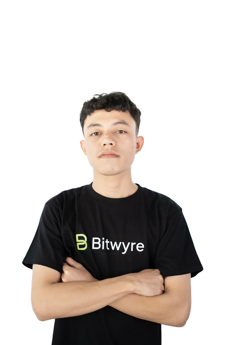 A potrait of Rizki wearing black Bitwyre T Shirt